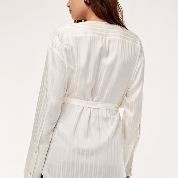🌸 Host’s Pick 🌸 Aritzia “Zelie” White Blouse - Picture 4 of 4